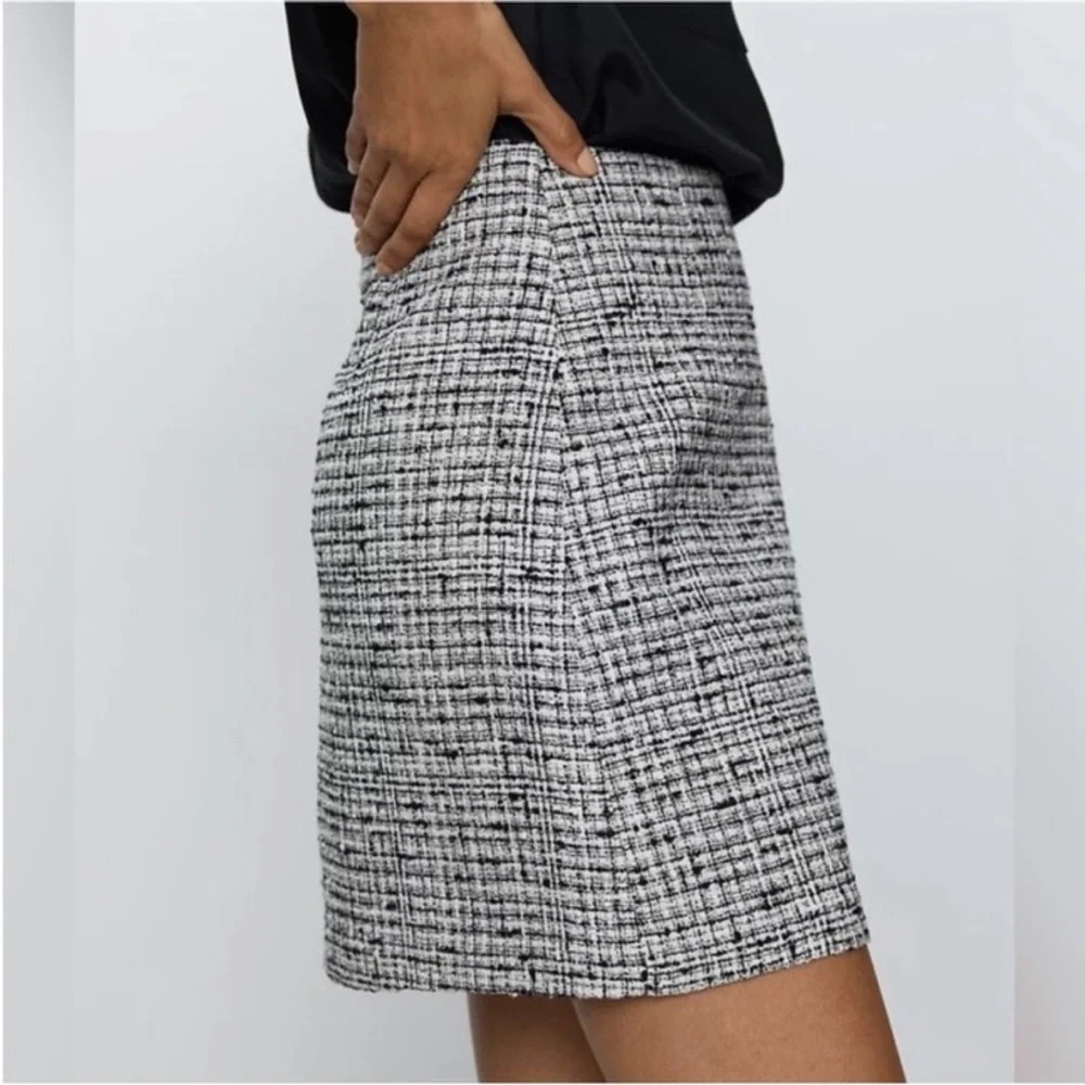 Babaton• Black and white tweed pencil skirt size 0 - Picture 2 of 9